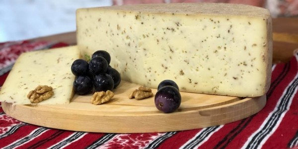Brânză maturată cu chimen